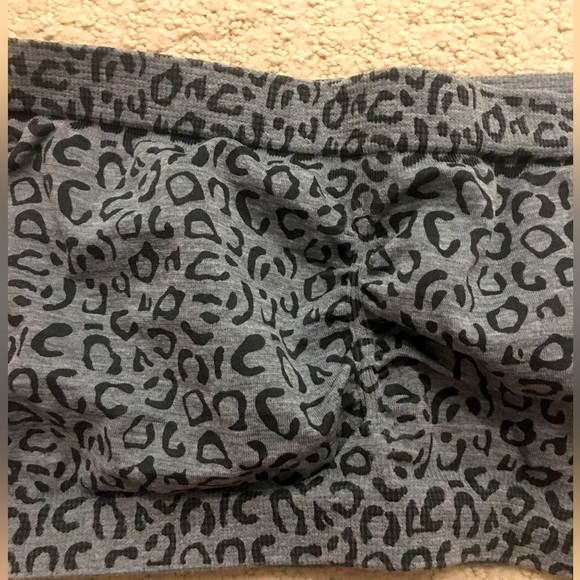 🔥3/$25🔥Sexy Leopard Print Crop Tube Top - Picture 2 of 5